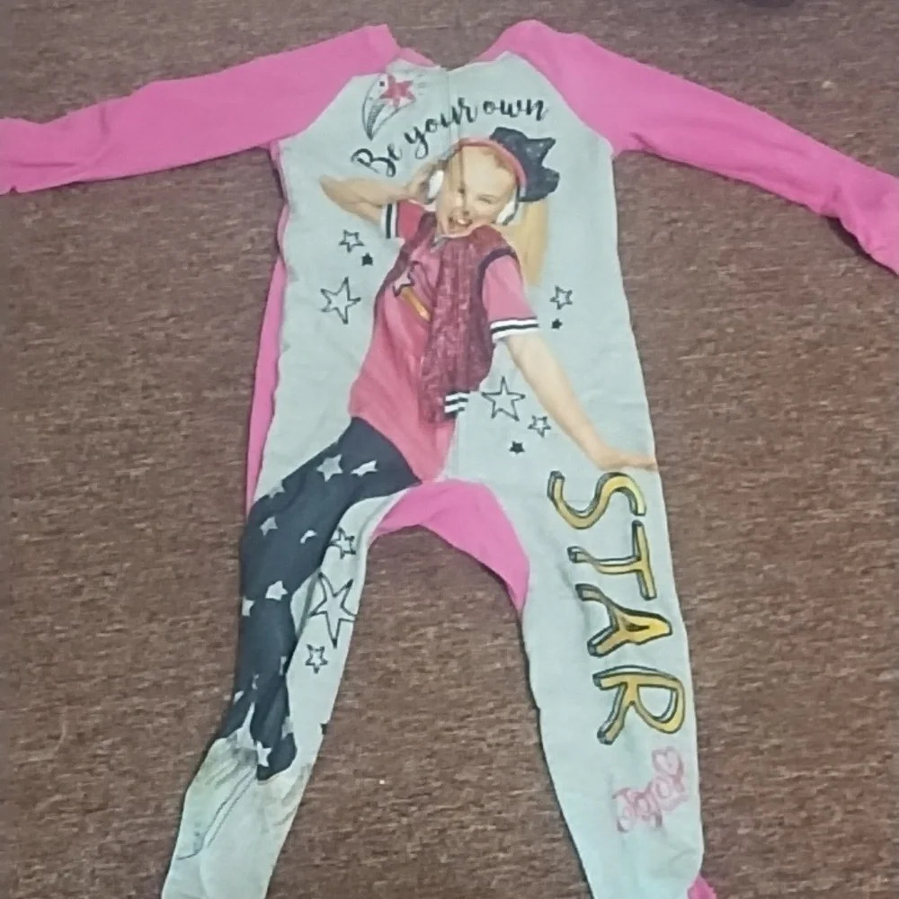 Clothes - Picture 1 of 1